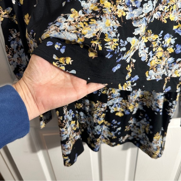 J. Jill size small tiered front tunic, black floral, cotton blend - Picture 2 of 11